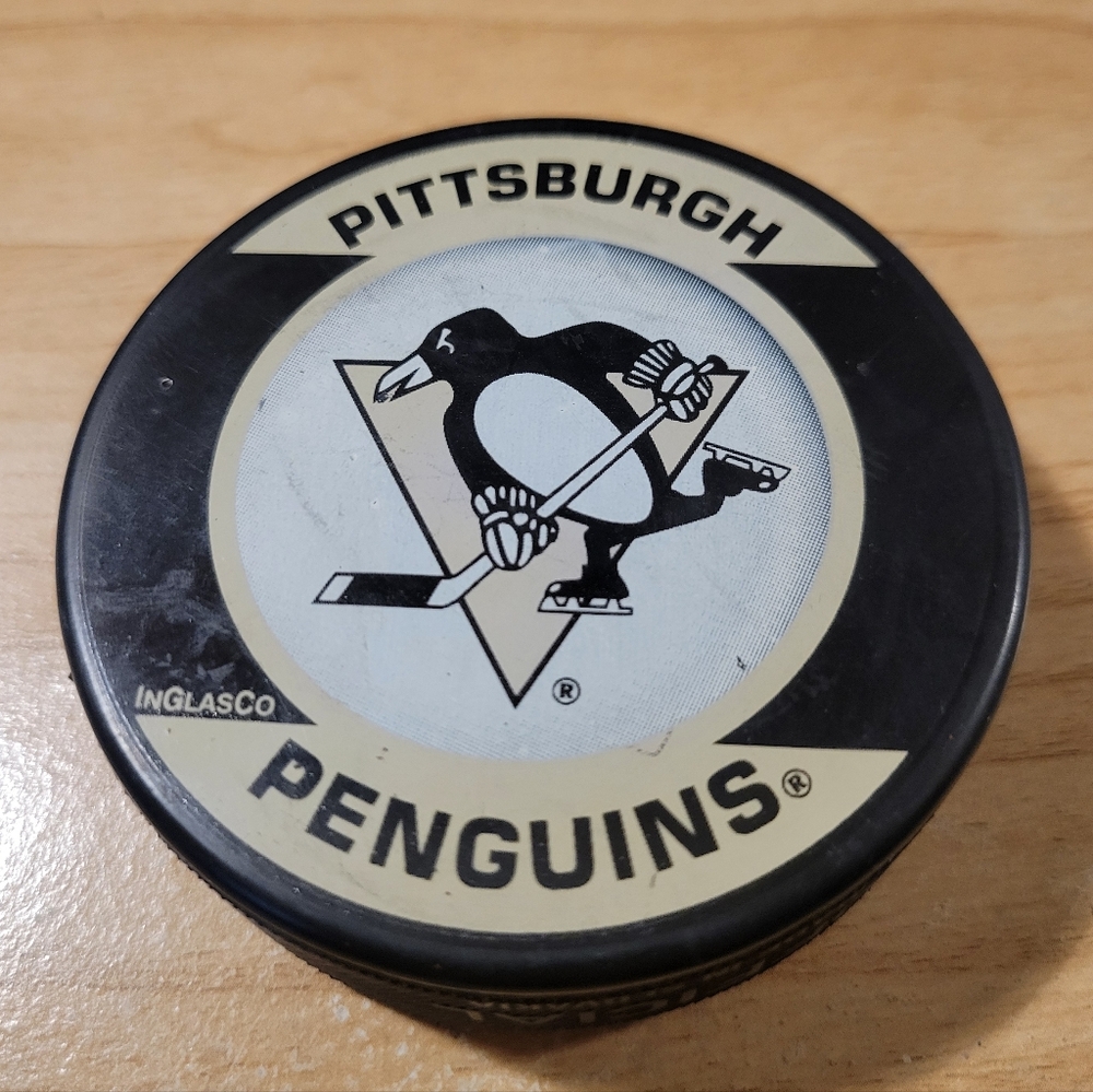 Pittsburgh Penguins NHL InGlasCo Logo Hockey Puck